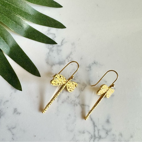 2/$30🌵 Gold Dragonfly Earrings Shepard’s Hook Dangle Delicate Bug Boho NEW - Picture 4 of 9